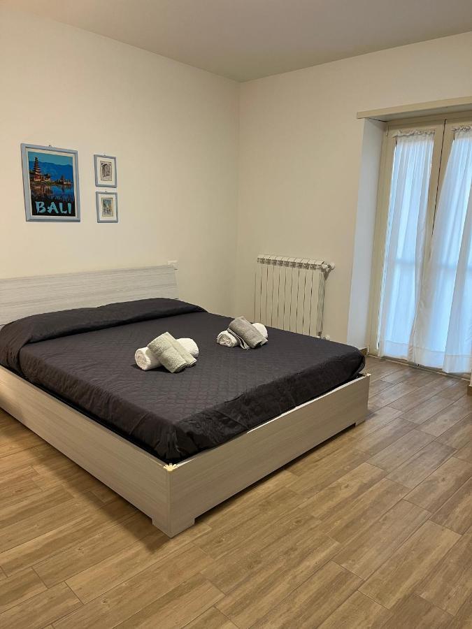 Bed&Breakfast Del Viaggiatore Fondi Exteriör bild